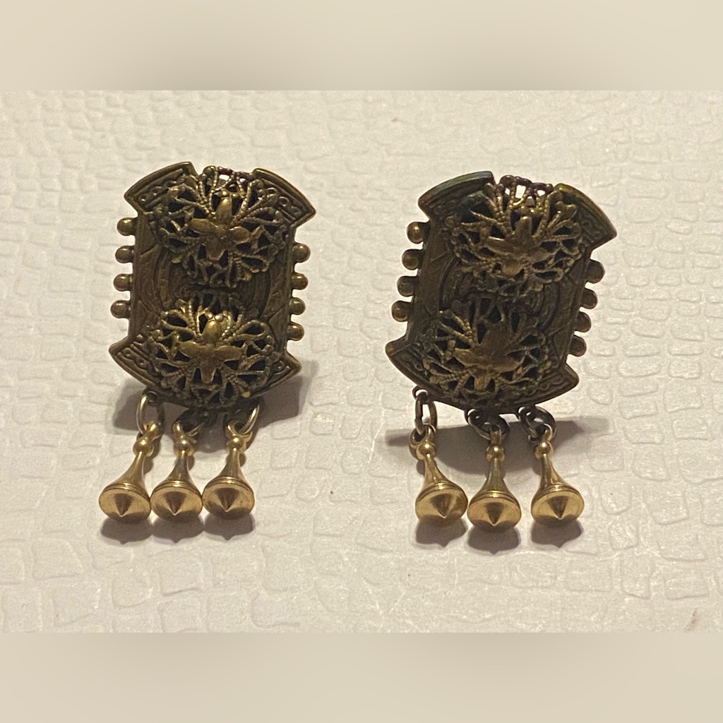 Antique Clip On Dangling Earrings 7029 93$